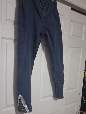 Blue Women's Jeans with Decorative Hem Sz 20 Lots Of Stretch.$25